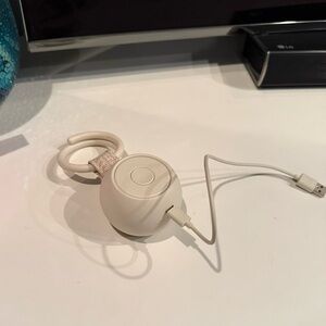 Hatch Rest Go Portable Sound Machine for Babies  with 10 Soothing Sounds